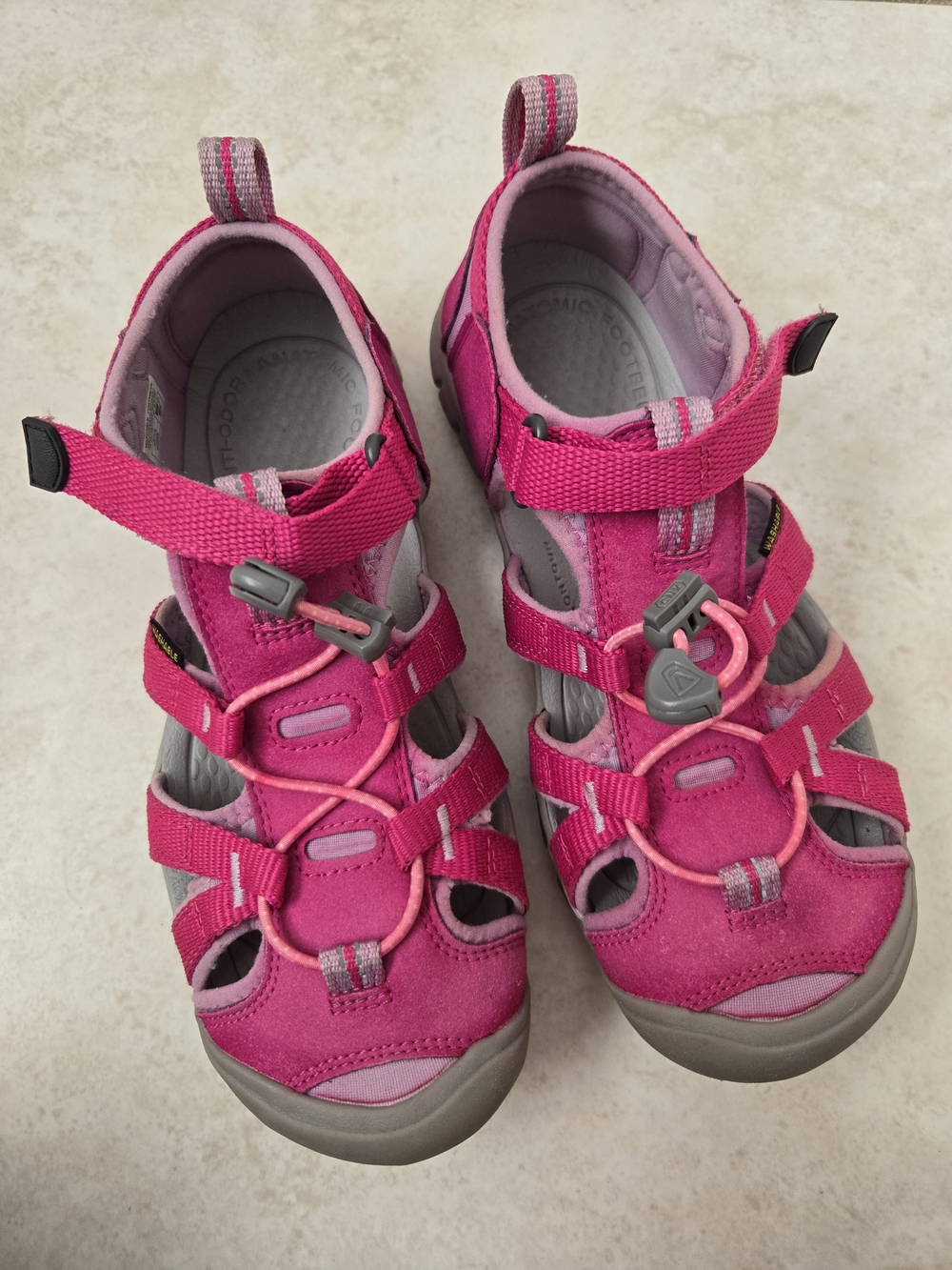 KEEN Kids' Seacamp II CNX Pink sandals Size 4 Big Kids
